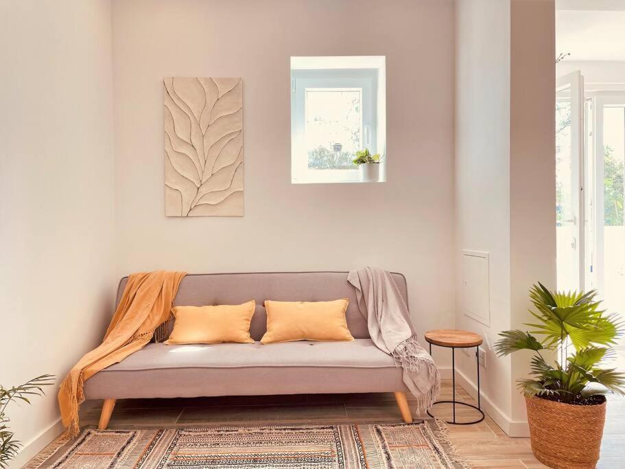Cozy Apartment With Private Courtyard Barcarena Exteriör bild