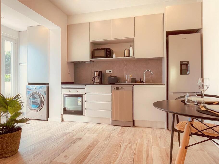 Cozy Apartment With Private Courtyard Barcarena Exteriör bild