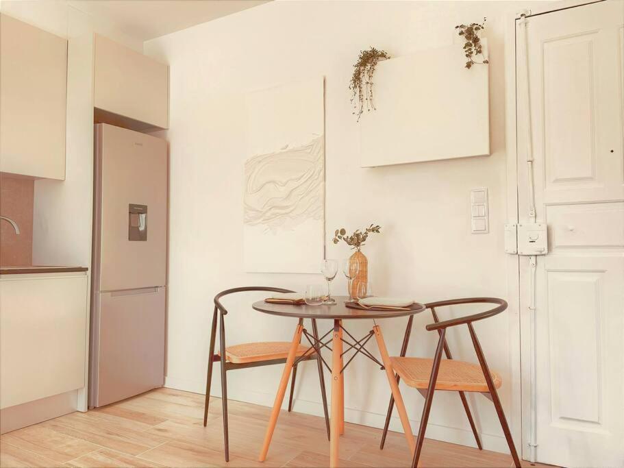 Cozy Apartment With Private Courtyard Barcarena Exteriör bild
